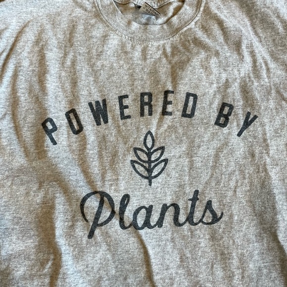 Powered by Plants Women’s Short Sleeve Tee, size medium - Picture 2 of 4